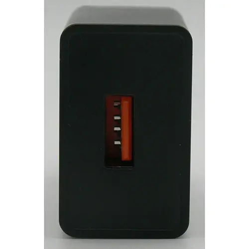 Foto uit de officiële melding: KAKUSIGA CHARGER Single Port Smart Charger set USB-lader — risico: Elektrische schok (A11/00047/24)