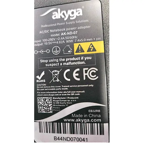 Foto aus der offiziellen Meldung: Akyga Napájecí adaptér Netzadapter — Risiko: Elektrischer Schlag