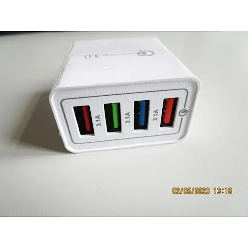 Photo de l’avis officiel: Quick Charge 3.0 Chargeur USB — risque: Choc électrique (A12/00848/24)