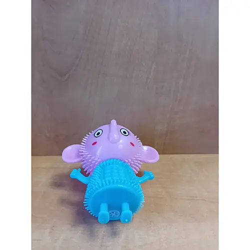 Photo from the official notice: Hu:jatek plastic toy — strangulation risk