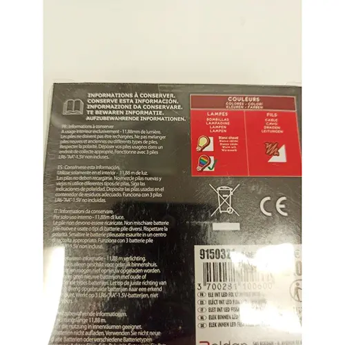 Photo from the official notice: ROLDAN GUIRLANDE LUMINEUSE LED À PILES INTÉRIEURE 120 LED 11,88m DE LUMIÈRE lighting chain — burns & fire risk