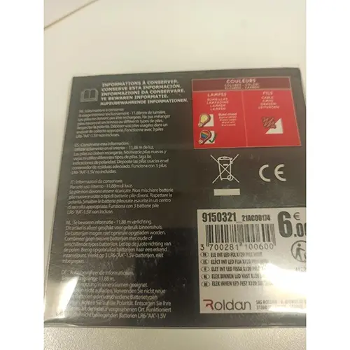 Photo from the official notice: ROLDAN GUIRLANDE LUMINEUSE LED À PILES INTÉRIEURE 120 LED 11,88m DE LUMIÈRE lighting chain — burns & fire risk