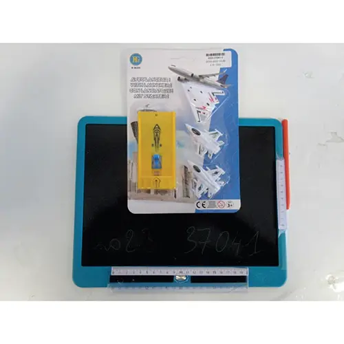 Photo from the official notice: B&amp;G International Avec lanceur ! toy set — damage to sight risk