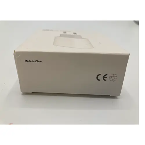 Foto uit de officiële melding: Power Adapter USB-oplader — risico: Milieu