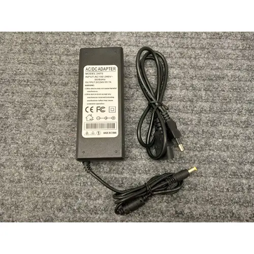 Foto aus der offiziellen Meldung: Netzadapter — Risiko: Elektrischer Schlag (A12/00870/24)