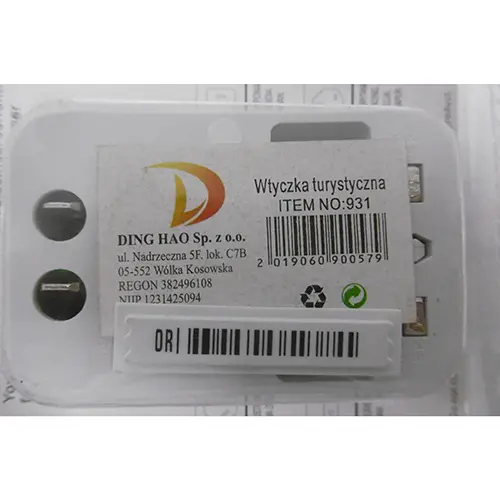 Foto do aviso oficial: Universal Travel Adaptor Adaptador de viagem — risco: Choque elétrico (A12/00901/24)