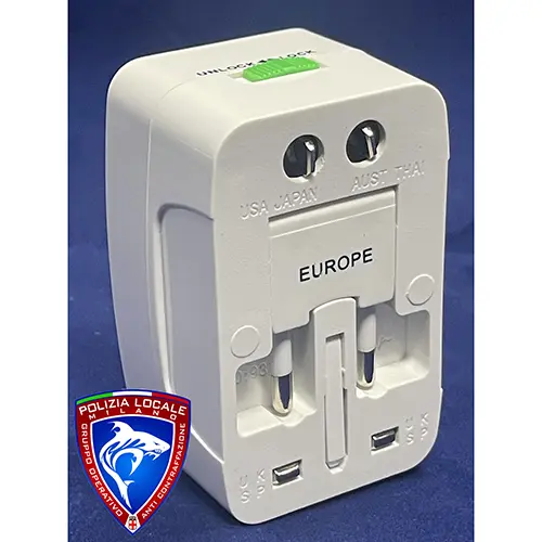 Foto aus der offiziellen Meldung: INTERNATIONAL ADAPTOR Reiseadapter — Risiko: Elektrischer Schlag