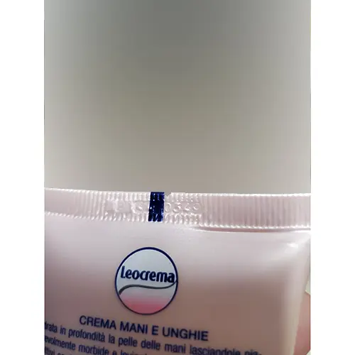 Foto dell’avviso ufficiale: Leocrema Crema mani e unghie Crema per le mani — rischio: Rischio chimico