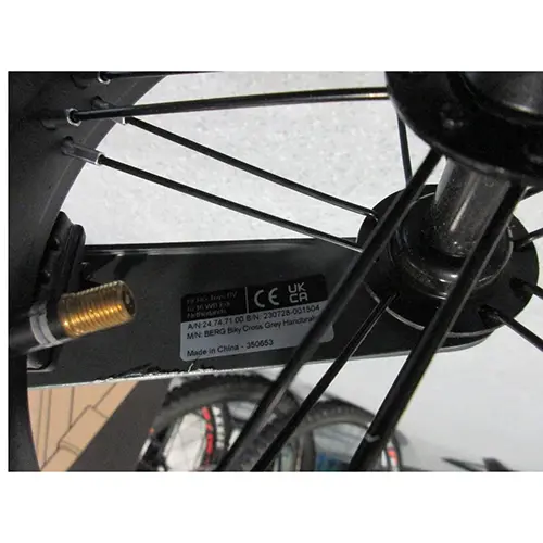 Foto uit de officiële melding: BERG Toys BV Biky cross grey handbrake Loopfiets voor kinderen — risico: Verwonding