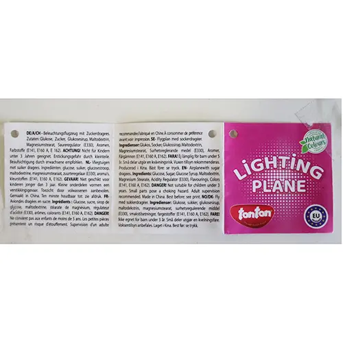 Foto do aviso oficial: Lighting Plane Avião de brinquedo com doces — risco: Engasgamento
