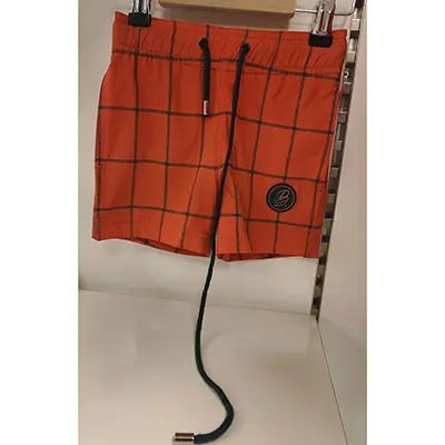 Photo de l’avis officiel: Become Squares boy orange Shorts de bain — risque: Blessures