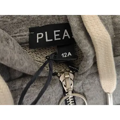 Foto uit de officiële melding: Please Grigio Topo Kinderhoodie — risico: Verwonding & Verwurging