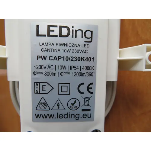 Foto do aviso oficial: Leding Cantina Luminária LED — risco: Choque elétrico