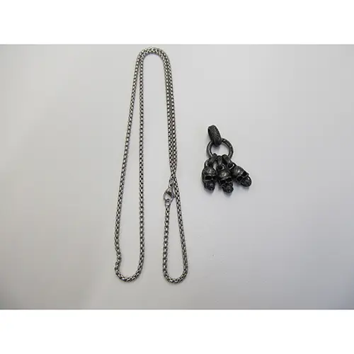 Photo de l’avis officiel: Chaîne avec pendentifs — risque: Risque chimique