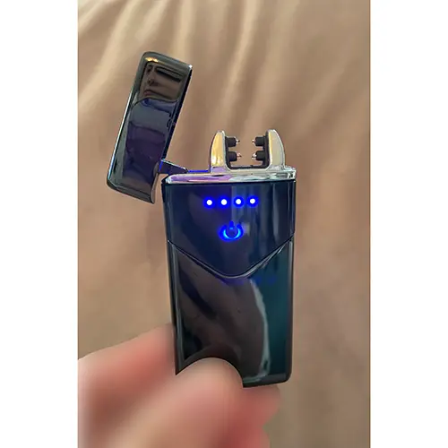 Foto do aviso oficial: Electric Lighter Isqueiro elétrico — risco: Queimaduras & Incêndio