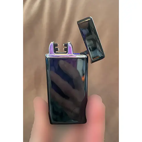 Foto do aviso oficial: Electric Lighter Isqueiro elétrico — risco: Queimaduras & Incêndio