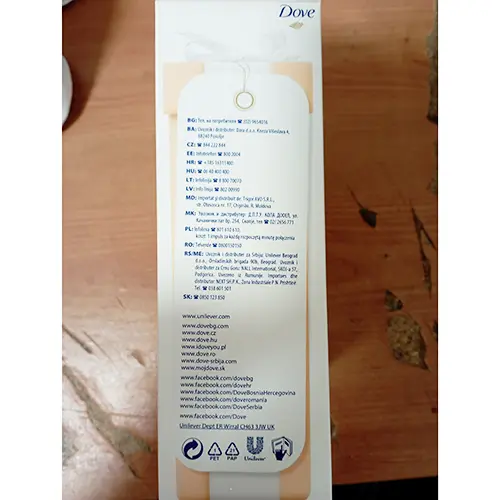 Foto aus der offiziellen Meldung: Dove Invisible Dry antiperspirant spray + Go Fresh Revitalize nourishing shower gel Kosmetik-Set — Risiko: Chemikalie