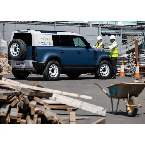 Foto dell’avviso ufficiale: Land Rover, Range Rover Defender, Discovery, Velar, Range Rover Sport, Range Rover Autovettura / camioncino — rischio: Incendio & Lesioni