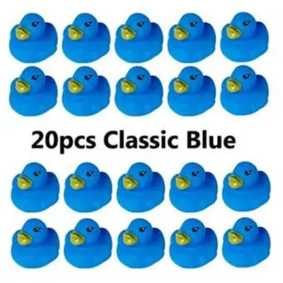 Foto uit de officiële melding: Colorful small squeaky blue ducks Plastic speelgoed set — risico: Verstikking door inslikken