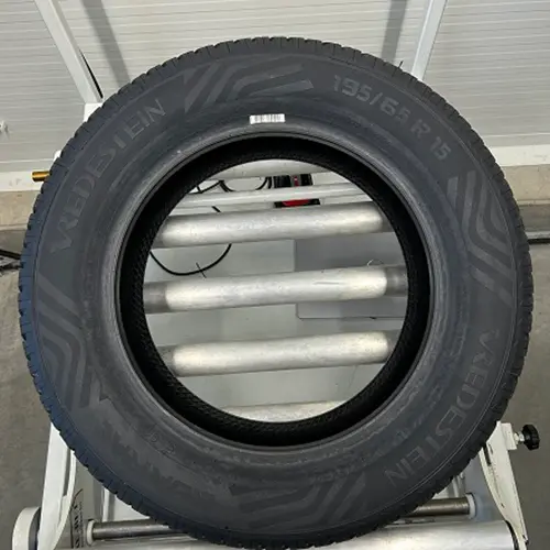 Foto del aviso oficial: Vredestein Ultrac, Quatrac, Quatrac Pro+, Quatrac Pro EV Piezas de vehículos / Neumáticos para automóviles — riesgo: Lesiones