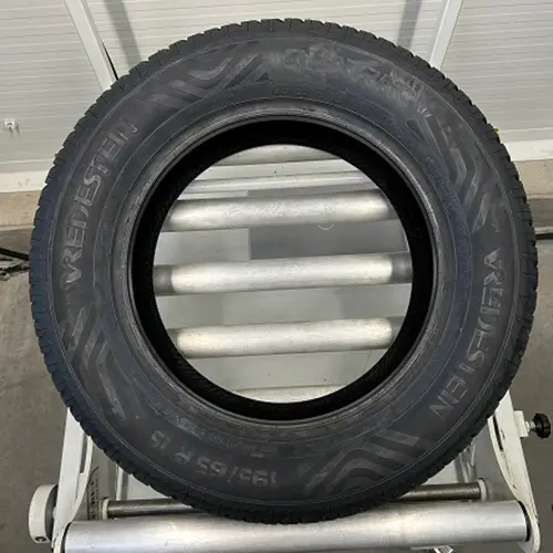 Foto del aviso oficial: Vredestein Ultrac, Quatrac, Quatrac Pro+, Quatrac Pro EV Piezas de vehículos / Neumáticos para automóviles — riesgo: Lesiones