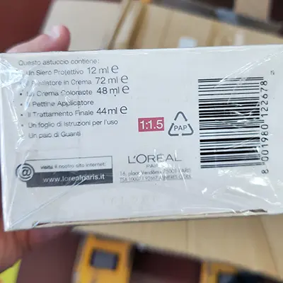 Foto uit de officiële melding: L'OREAL PARIS Excellence creme 5.6 castano chiaro rosso Haarverf — risico: Chemische risico's