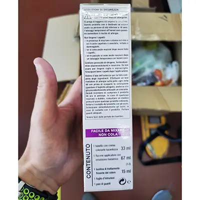 Foto aus der offiziellen Meldung: TESTANERA Palette professional performance gloss sensation Haarfärbemittel — Risiko: Chemikalie