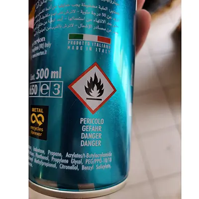 Foto uit de officiële melding: Centro Azzurro Professionale extra strong Haarlak — risico: Chemische risico's