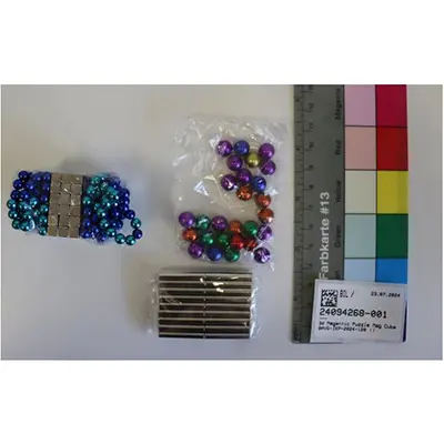 Foto uit de officiële melding: 3d Magnetic Puzzle Mag Cube Buckyballs Magnetisch speelgoed — risico: Verwonding
