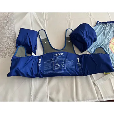 Photo from the official notice: Abuytwo Schwimmweste Kinder mit Umhang und Verstellbaren Schultergurten swim vest — drowning & strangulation risk