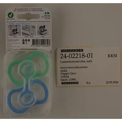 Foto aus der offiziellen Meldung: Esska Happy Glow Schnuller — Risiko: Ersticken