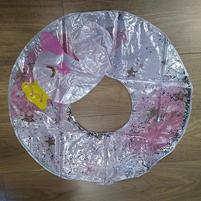 Photo de l’avis officiel: 7 kolorow toys Sequin swan swim ring Jouet gonflable — risque: Risque chimique