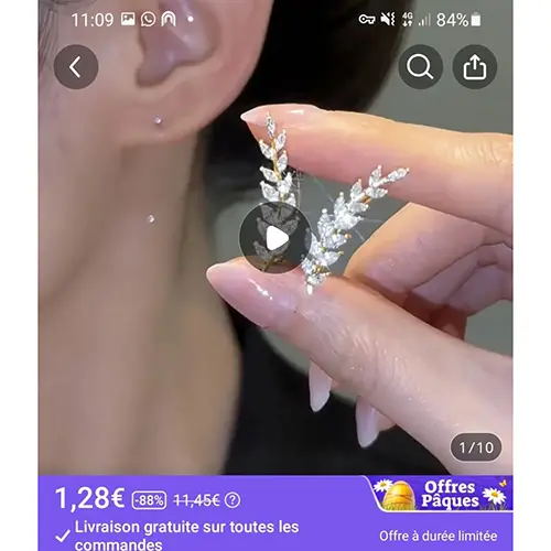 Foto do aviso oficial: Boucles d’oreilles à clous en strass (1 pair Of Gold sur emballage) Brincos — risco: Químico