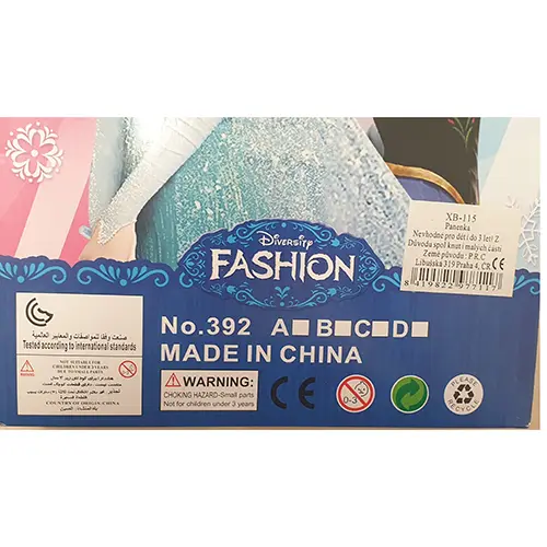 Foto do aviso oficial: Diversity Fashion SNOW AND ICE COLORS Conjunto de bonecas de plástico — risco: Químico