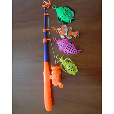 Photo from the official notice: Fishing toy set — strangulation risk