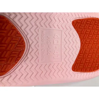 Photo de l’avis officiel: PVC-tofflor chaussons — risque: Risque chimique