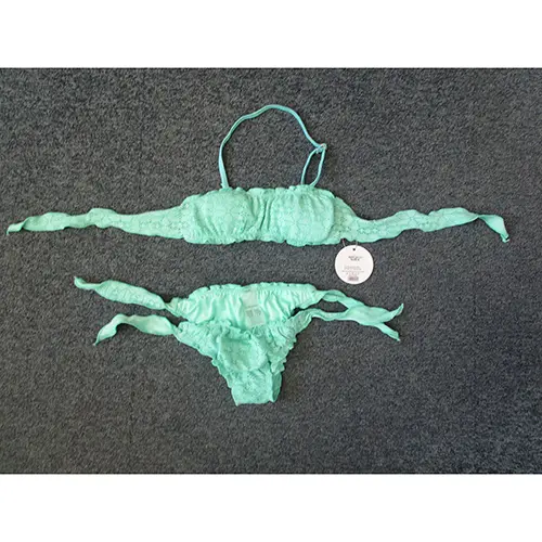 Foto uit de officiële melding: Fendian Kinderbikini — risico: Verwonding