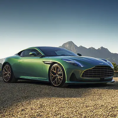 Foto do aviso oficial: Aston Martin DBX707, DB12, Vantage Automóvel de passageiros — risco: Incêndio & Ferimentos