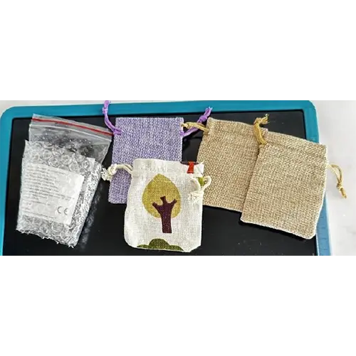 Foto aus der offiziellen Meldung: Collier de dentition en ambre pour bébé, unisexe, adulte, aucune perle, fait à la main Zahnen Halskette — Risiko: Ersticken & Strangulierung