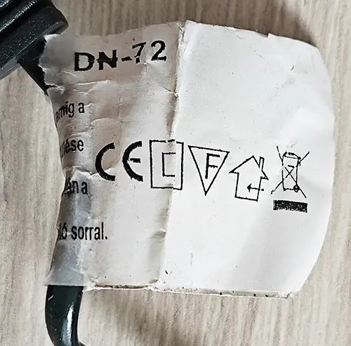 Photo de l’avis officiel: Karácsonyfa égősor Chaîne d'éclairage — risque: Choc électrique