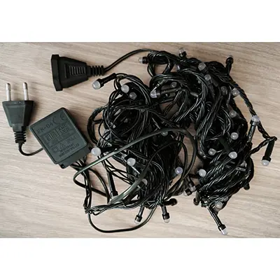 Photo de l’avis officiel: 100 L LED V8 Lights Chaîne d'éclairage — risque: Choc électrique