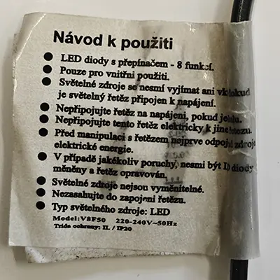 Photo de l’avis officiel: 100 LED=10m + 1.5m Chaîne d'éclairage — risque: Choc électrique