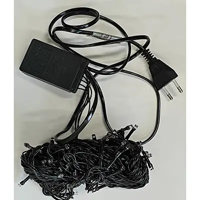 Photo de l’avis officiel: 100 LED=10m + 1.5m Chaîne d'éclairage — risque: Choc électrique