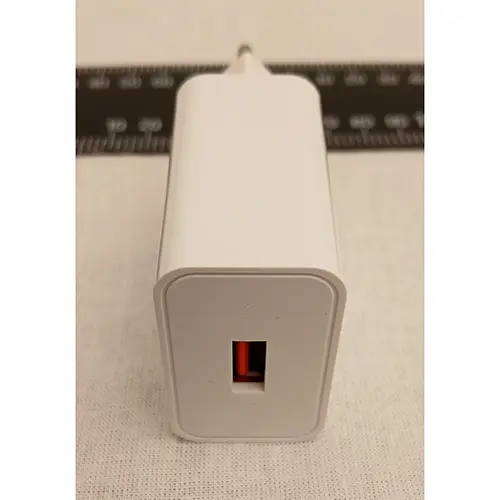 Photo de l’avis officiel: Cadorabo Chargeur USB — risque: Choc électrique