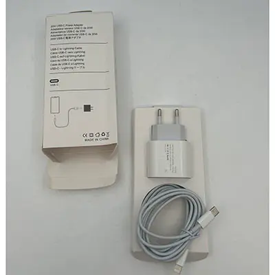 Foto uit de officiële melding: Usb-c charger for Iphone Usb-c-strømforsyning USB-oplader — risico: Elektrische schok