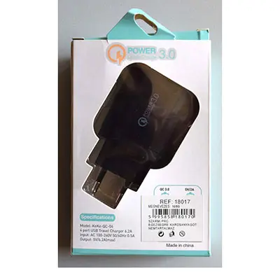 Foto aus der offiziellen Meldung: 4 USB FAST CHARGER, 4 port USB Travel Charger 6.2A USB-Ladegerät — Risiko: Elektrischer Schlag