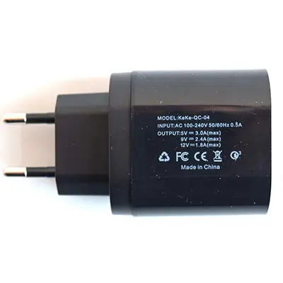 Foto aus der offiziellen Meldung: 4 USB FAST CHARGER, 4 port USB Travel Charger 6.2A USB-Ladegerät — Risiko: Elektrischer Schlag