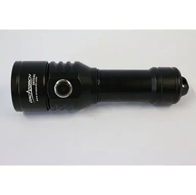 Foto aus der offiziellen Meldung: OrcaTorch 2-in-1 Dive Light Licht mit Laserpointer — Risiko: Sehschaden