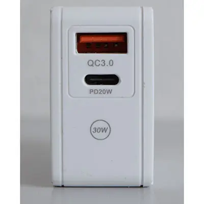 Photo de l’avis officiel: KeKe, XinHua Electronics Fast charger Chargeur USB — risque: Choc électrique
