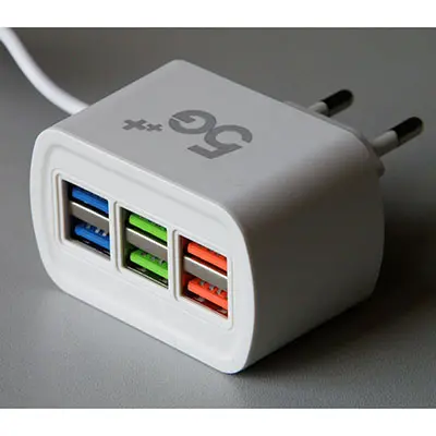 Photo from the official notice: ORIGINAL FAST CHARGING, FAST CHARGER, TRAVEL CHARGER, Adaptive Fast Charging usb charger — electric shock risk